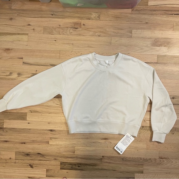 NWT LuluLemon Perfectly Oversized Crop Crew Size 4 White Opal - Picture 2 of 9